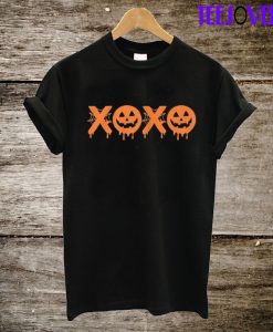 Hug And Kiss Halloween T-Shirt