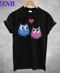 An Owl In Love T shirt