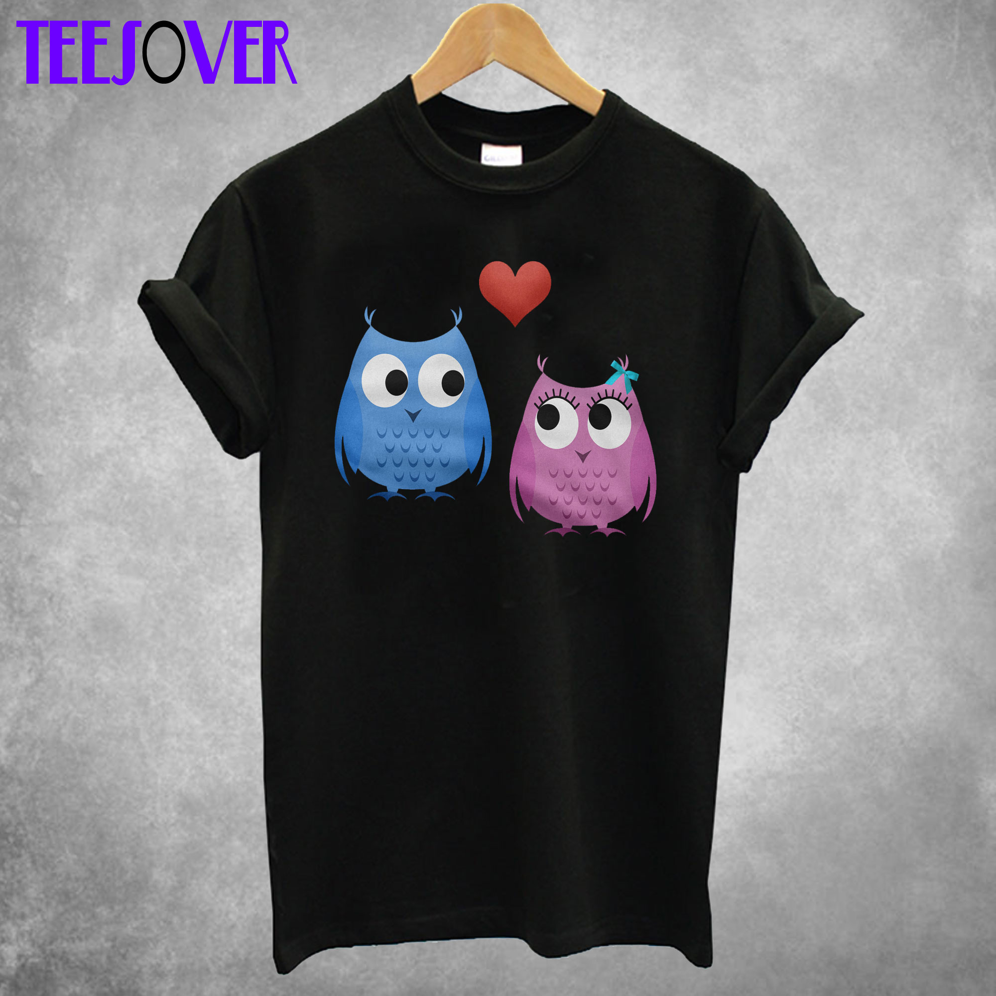 An Owl In Love T shirt