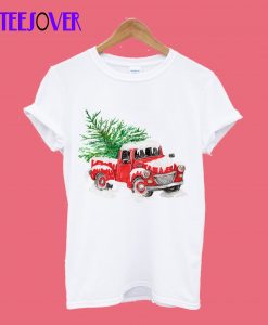 Snow Covered Vintage Retro Red Farm Pickup Truck with Christmas Tree T-Shirt