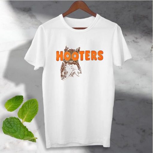 Hooters t-shirt